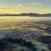 Slovenija je 4. najvarnejša država na svetu! 🇸🇮 Odkrijte, zakaj v času svetovnih konfliktov blestimo na Globalnem indeksu miru in kaj to pomeni za naš vsakdan
